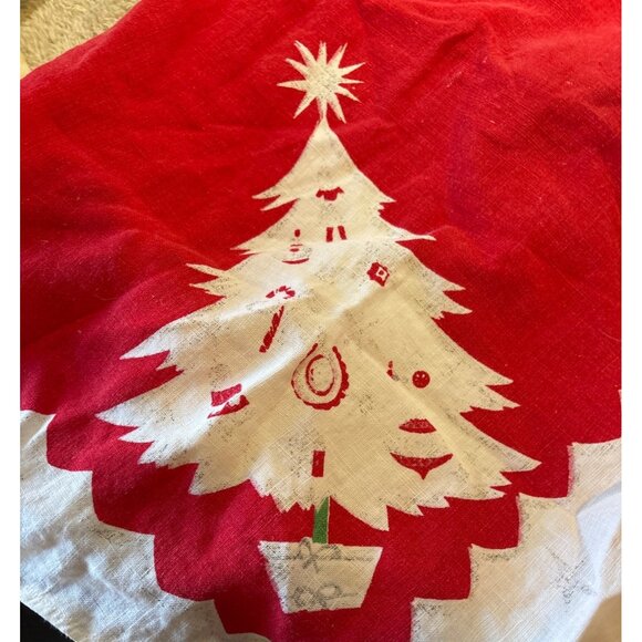 Vtg Christmas Tablecloth Round Red White Merry Christmas Candles Holly Tree 56" - Picture 11 of 12